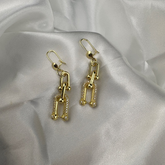 Luxe Gold Link Necklace - Picture 4 of 6